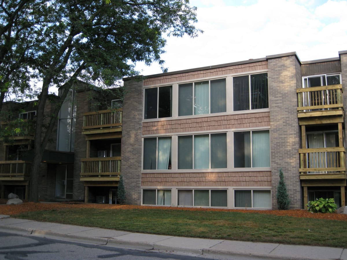 Photos and Video of Haslett Arms Apartments in East Lansing, MI